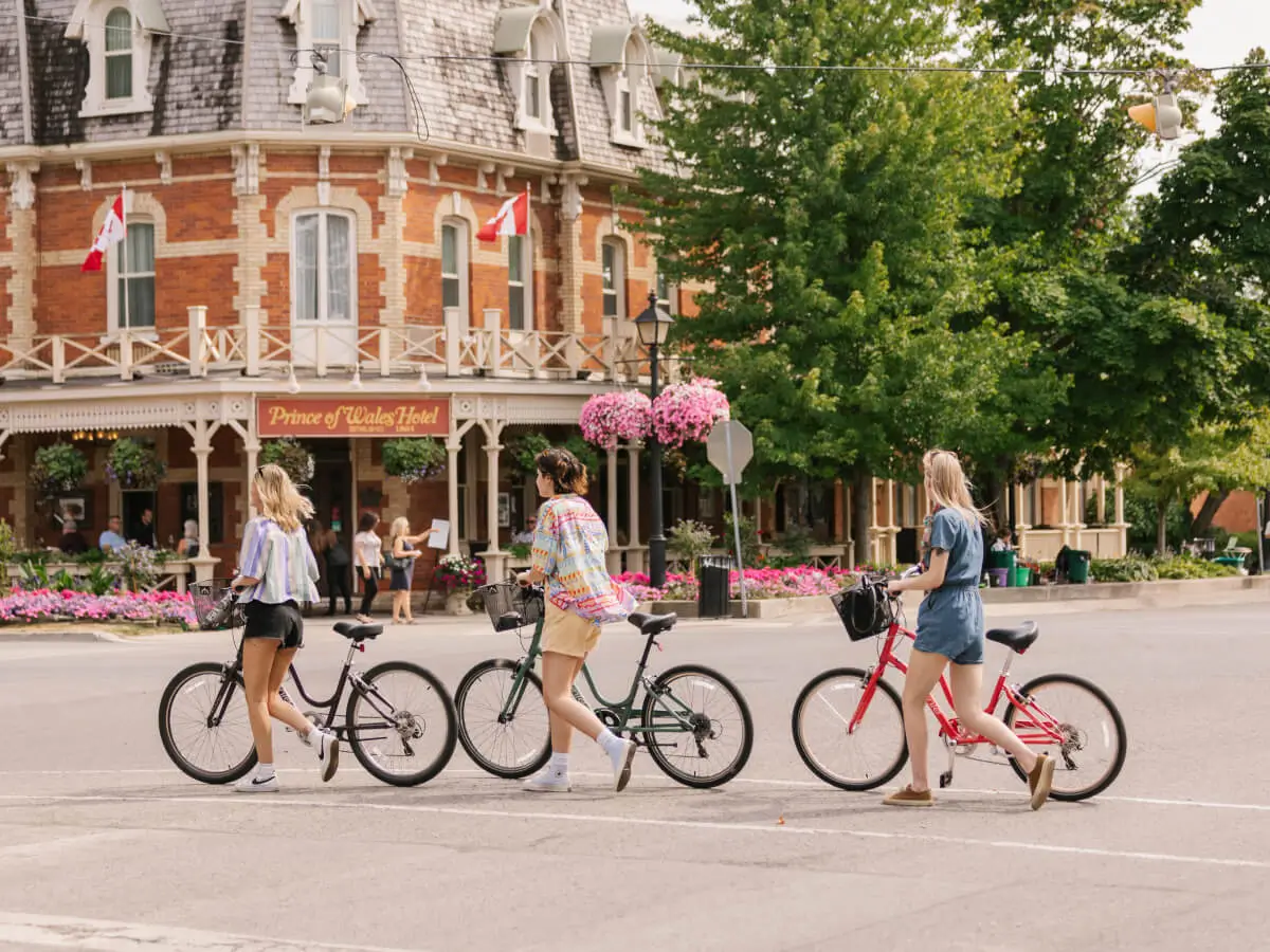 People exploring NOTL with Zoom bikes